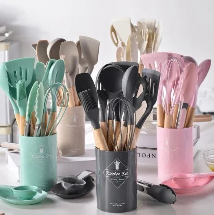 Kit de Utensílios em Silicone e Bambu 12 peças – Funcionalidade com Elegância para sua Cozinha!