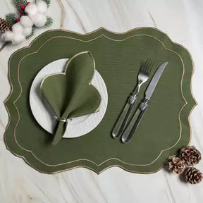 Jogo Americano 8 peças com 4 Sousplats Bordados e 4 Guardanapos – Elegância e Charme para Sua Mesa!