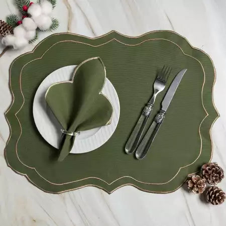 Jogo Americano 8 peças com 4 Sousplats Bordados e 4 Guardanapos – Elegância e Charme para Sua Mesa!