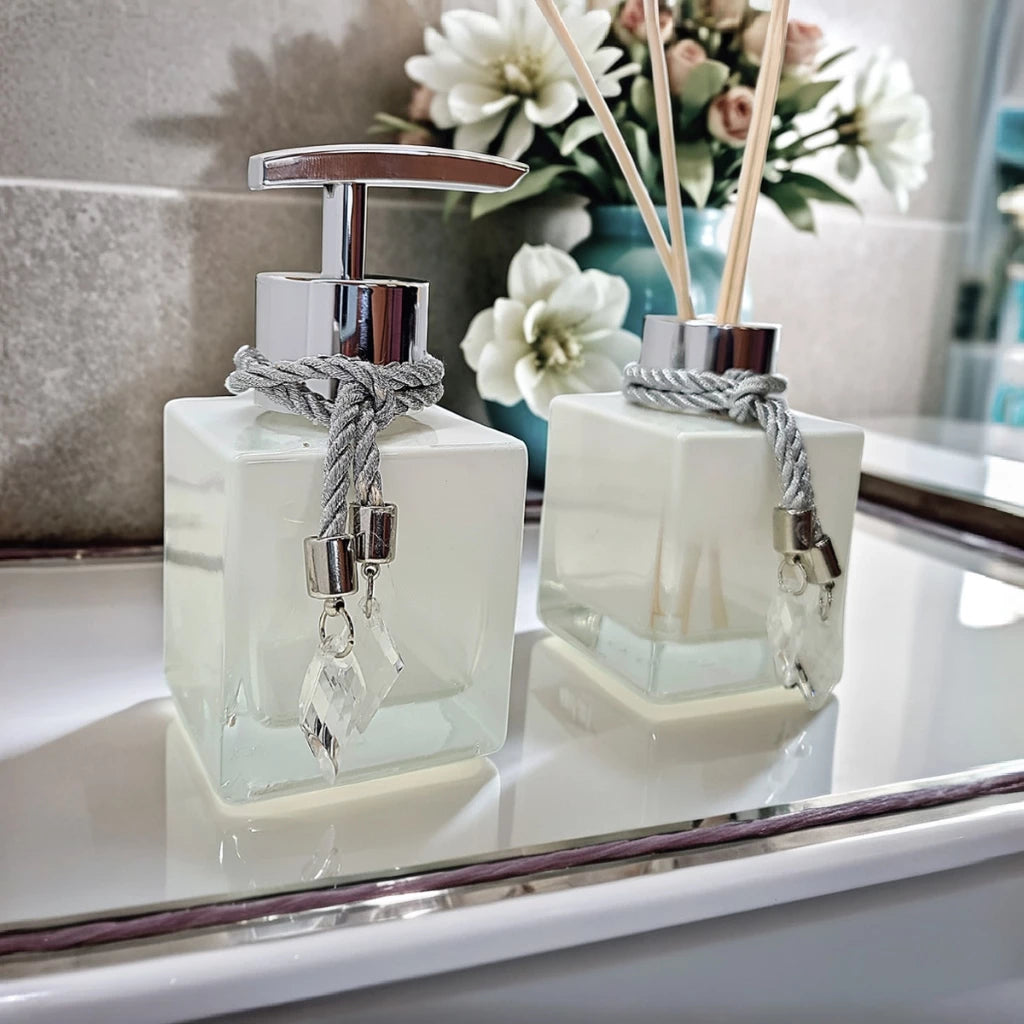 Kit Lavabo Premium: Bandeja + Saboneteira & Difusor em Vidro 250 ml – Charme Instantâneo