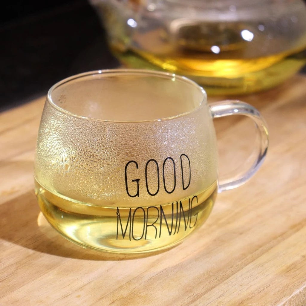 Caneca Good Morning 380ml com detalhe da escrita em branco

