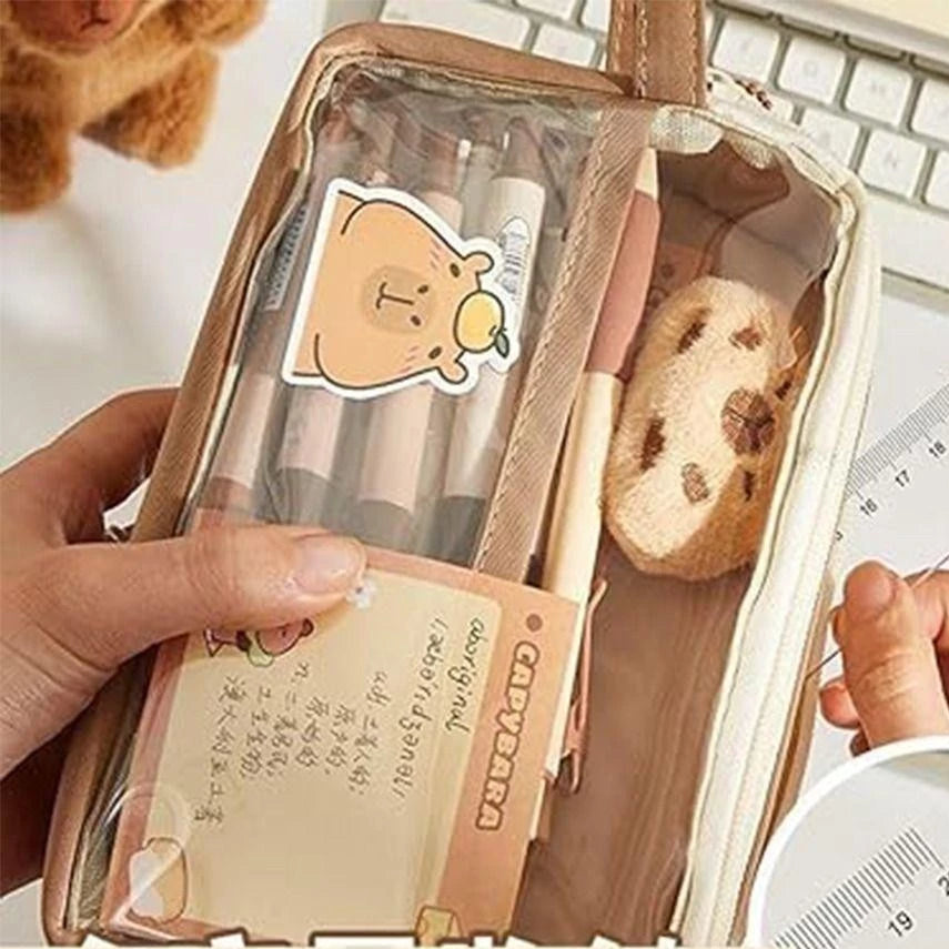 Estojo Transparente Capivara – Estilo e Organização no Dia a Dia