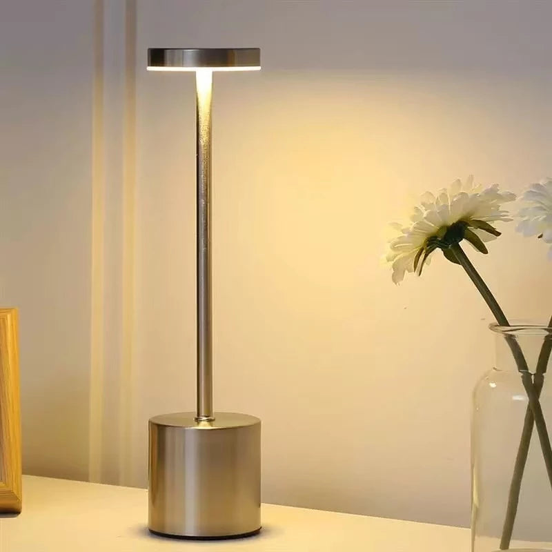 Luminária LED Recarregável com Toque - Três Cores
