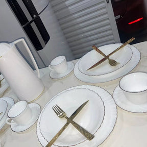 Coleção Encanto Dourado – Aparelho de Jantar e Chá em Vidro Opaline (16 Peças)