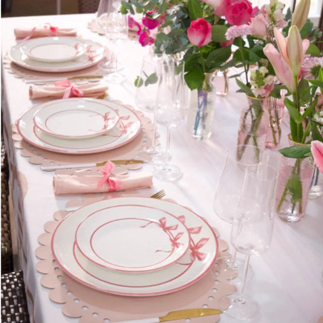 Coleção de Pratos Rasos, Sobremesa e Xícaras de Laços Alleanza – Encanto e Elegância na Sua Mesa