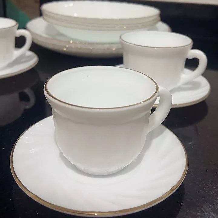 Coleção Encanto Dourado – Aparelho de Jantar e Chá em Vidro Opaline (16 Peças)